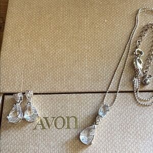 Vintage Avon Silver Teardrop Rhinestone Pendant Necklace & Earring Set | NIB 171